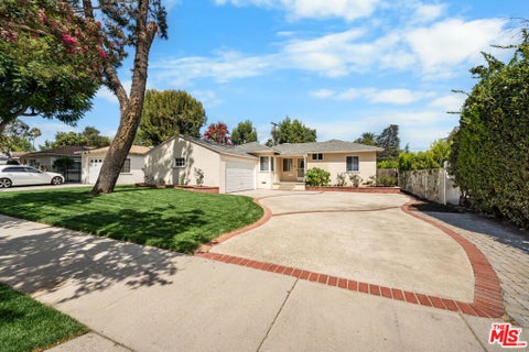 Photo of 8914 Canby Avenue, Los Angeles, CA 91325 (MLS # 26873621)