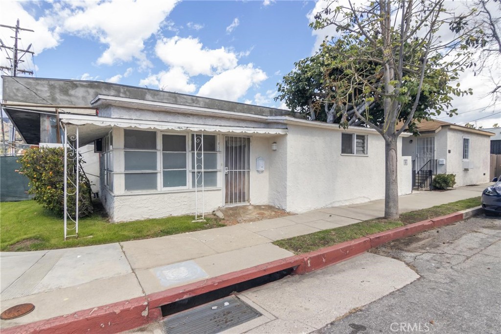 Two units, located at the corner of Hahn and Kenilworth. The property is located very close to Freemont Park, easy access to Glenoaks Blvd, and within very close proximity to the Americana at Brand and the Glendale Galleria. The offering represents a terrific opportunity to someone looking for their first investment property or for a partial owner user to live in one unit and rent out the second. Zoning on the property is C2 II. Buyer and agent to independently verify uses permitted by the City of Glendale in the current zone. Property is being sold as-is where is with no representations written or implied by Seller or Broker for Seller. Property is comprised of two addresses, 812 N Kenilworth and 555 Hahn Ave, Glendale CA