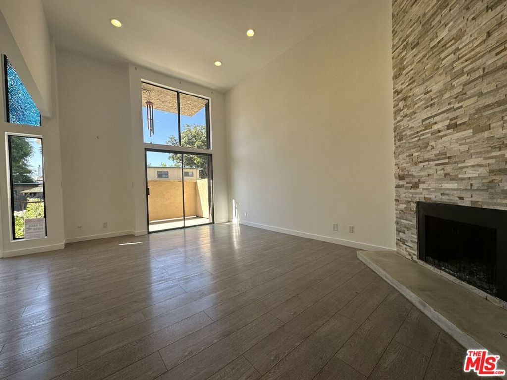 Photo of 5307 Wilkinson Avenue #10, Valley Village, CA 91607 (MLS # 25617743)