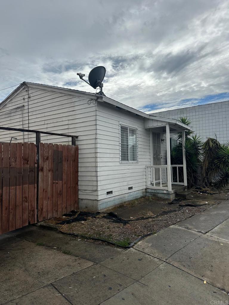 4969 University Avenue