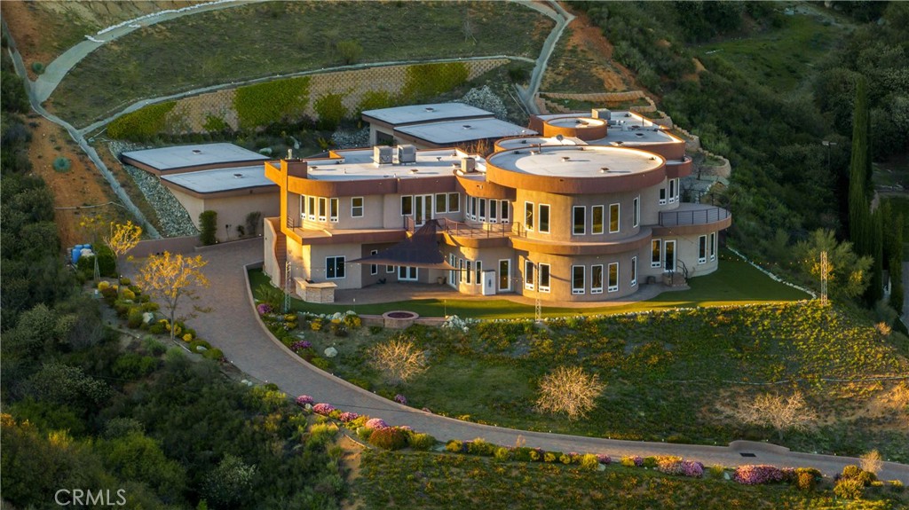 10320 Snowdrop Road