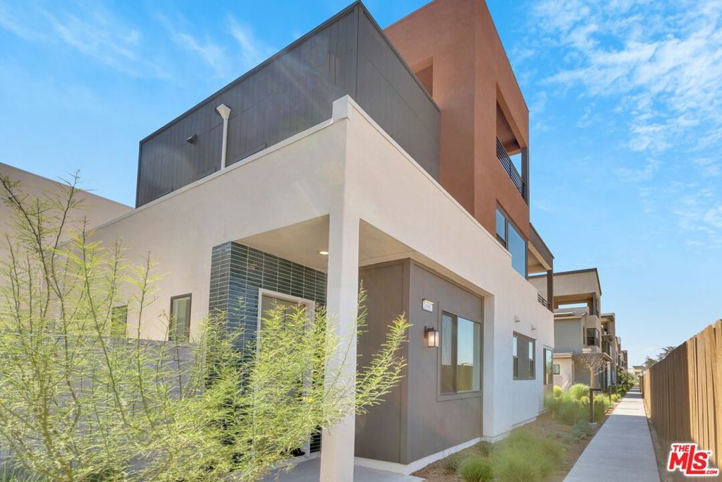listing image 130723720826256360084