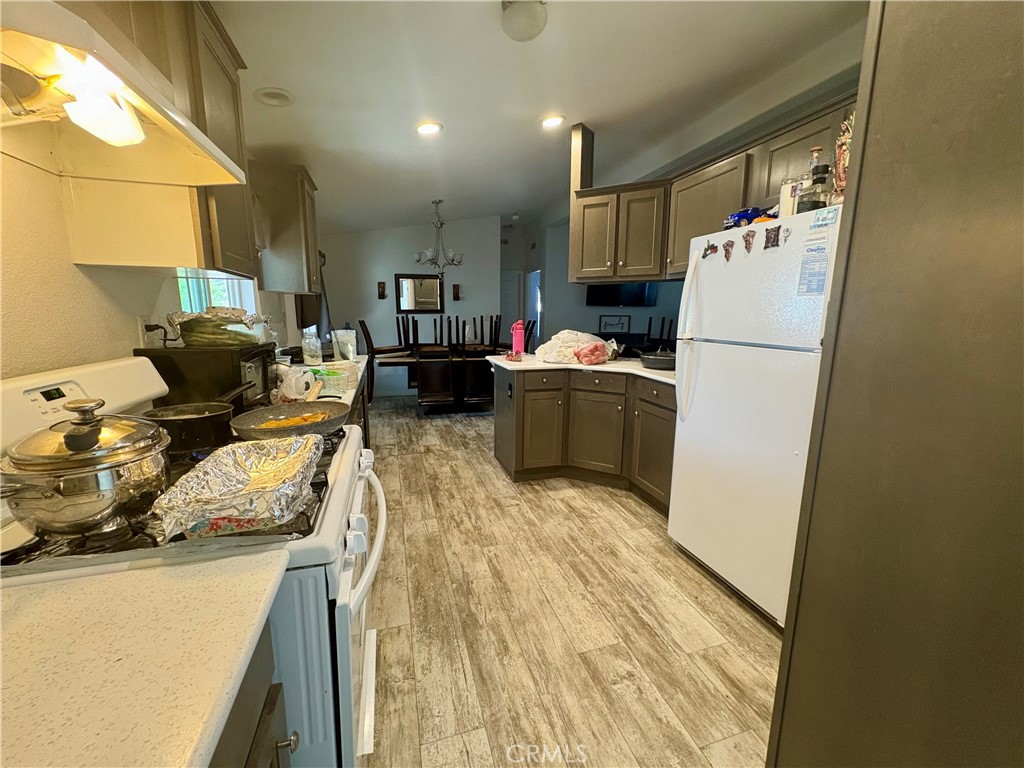 8086 Mission Boulevard 34