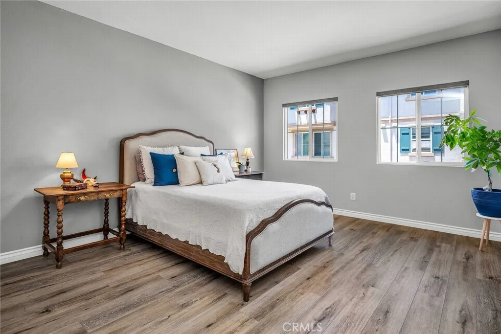 Newbury Park, California 91320, United States, 2 Bedrooms Bedrooms, ,3 BathroomsBathrooms,Residential,Active,232282