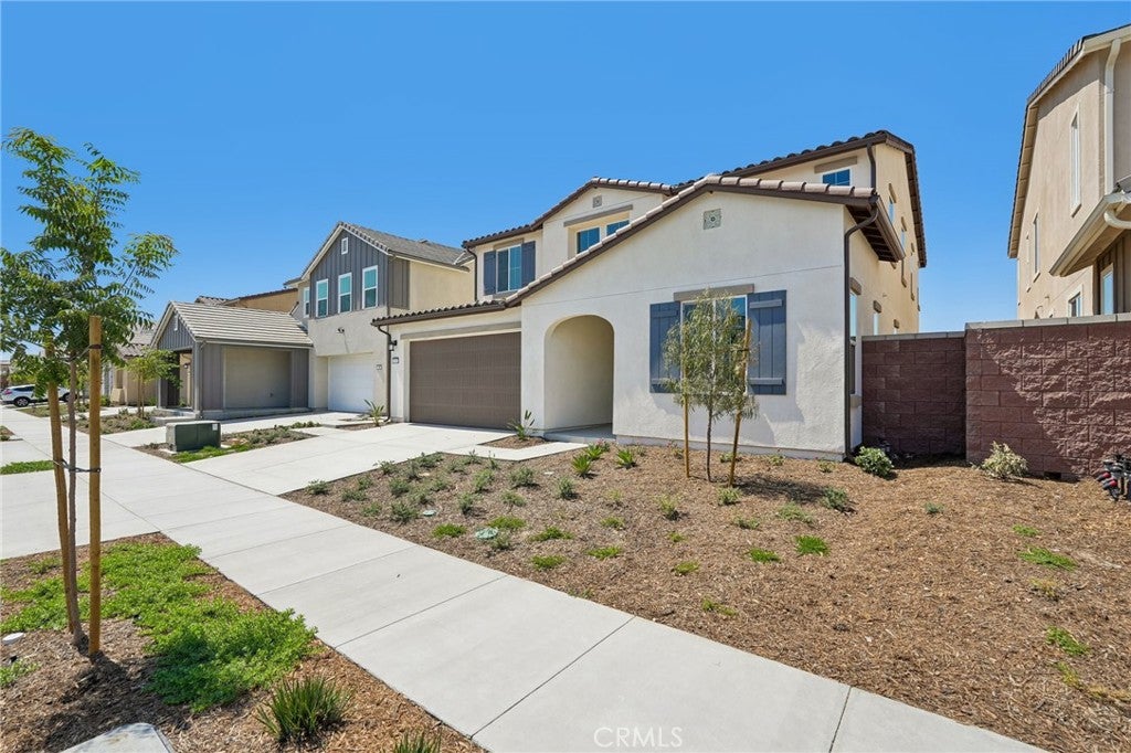 8541 Tamarack Avenue