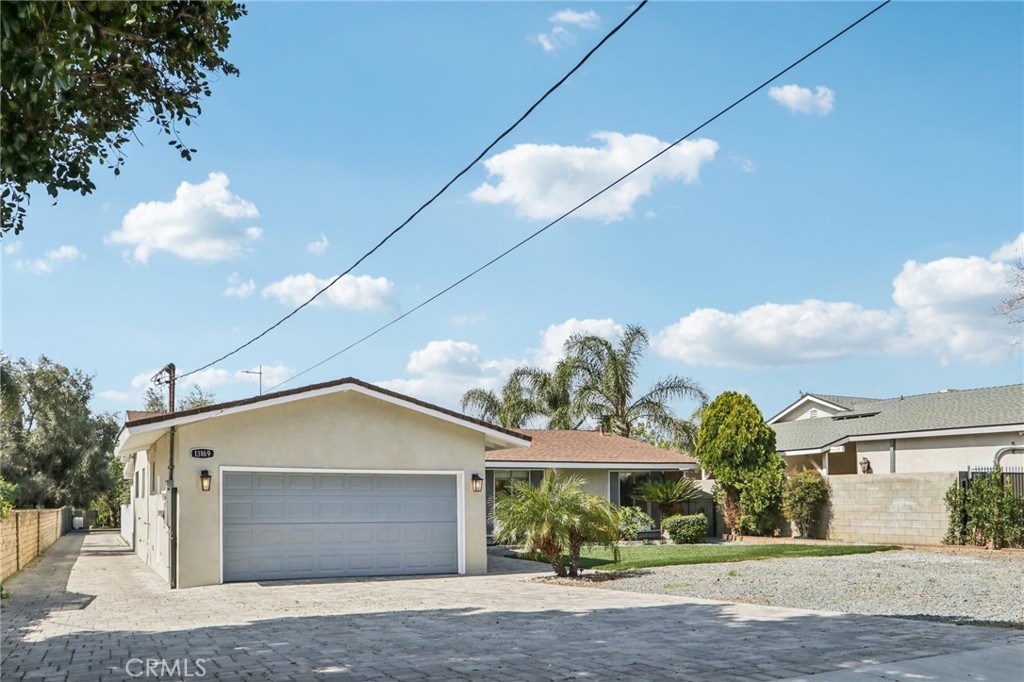 13171 13169 Phillippi Avenue
