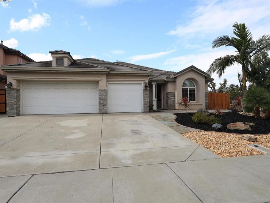 Beautiful home located in the Glenbriar subdivision. Walking distance from Tom Hawkins School, and close to shopping and food.  This 4-bedroom home features a master suite that leads out to a large, lighted patio, swimming pool, and jacuzzi. The property has large side accesses for gardening or extra toys. This property will not last long. This is the perfect house for entertaining relatives and having large parties.