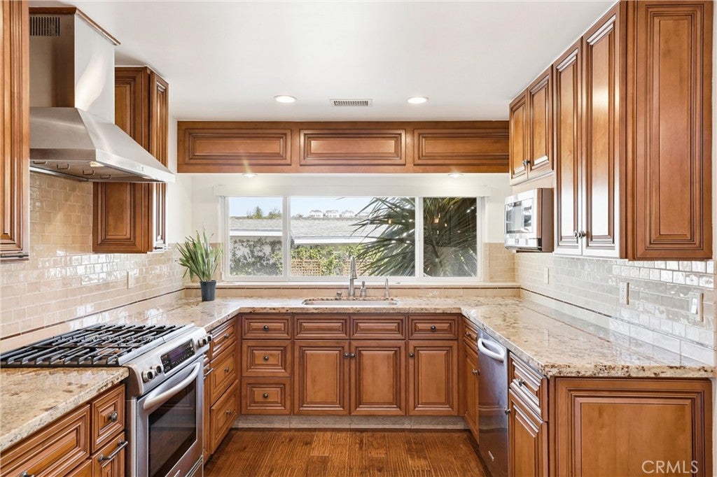 53 Saratoga, Newport Beach CA 92660 - Photo 13