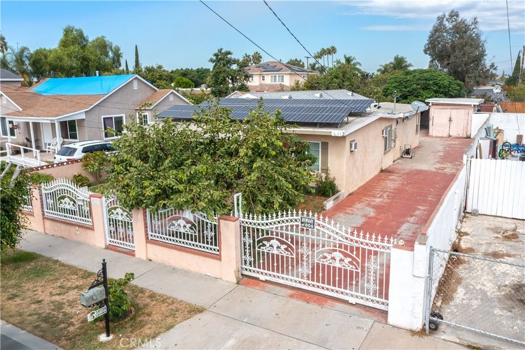 Photo of 5405 W 4th St, Santa Ana, CA 92703 (MLS # CV25242254)