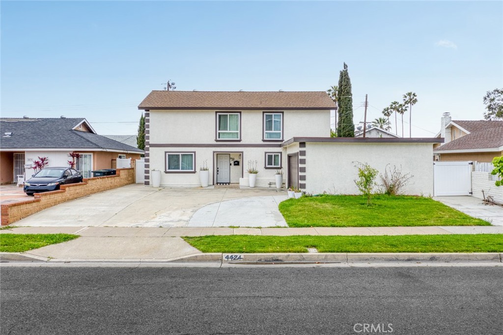 4424 E Sycamore Avenue