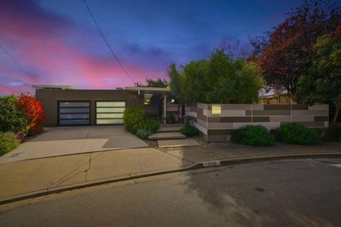 Photo of 2219 Allegheny Way, San Mateo, CA 94402 (MLS # ML82026480)