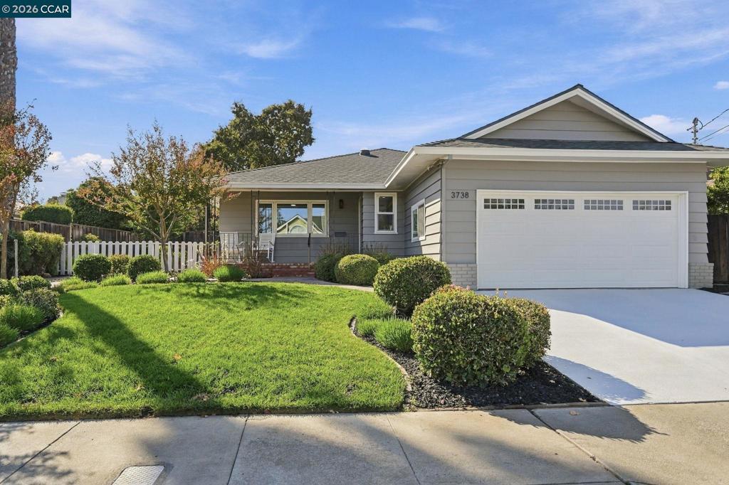 3738 Vineyard Ave