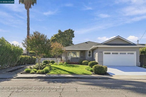 Photo of 3738 Vineyard Ave AVE, Pleasanton, CA 94566 (MLS # 41151946)