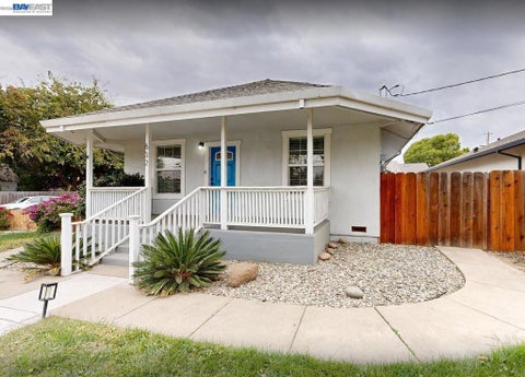 Photo of 632 N Stockton Ave AVE, Ripon, CA 95366 (MLS # 41152110)