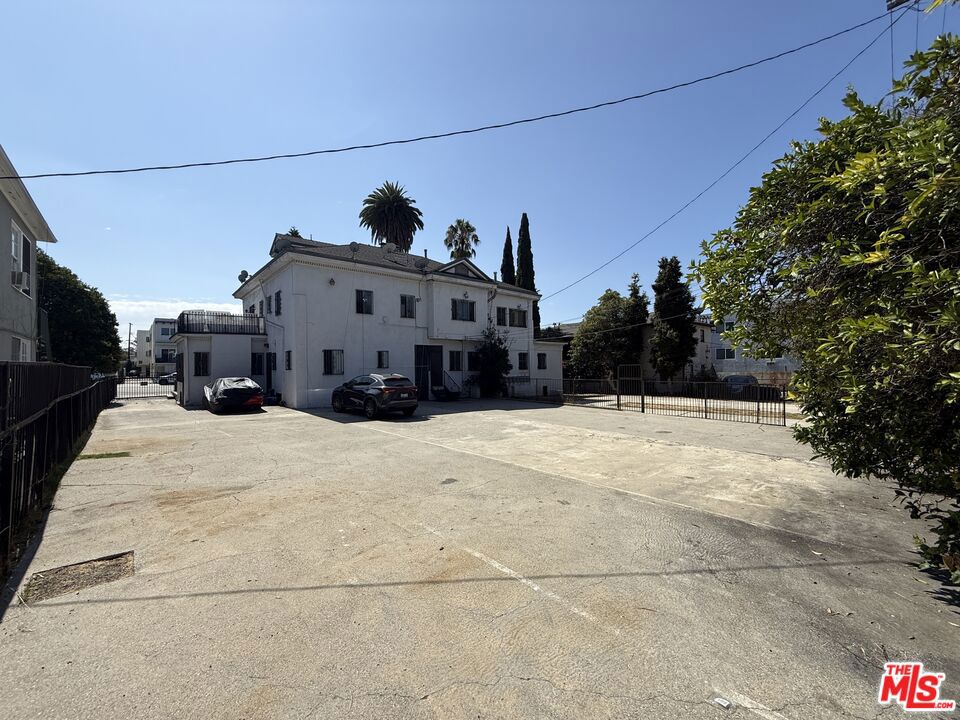 2241 Crenshaw Boulevard