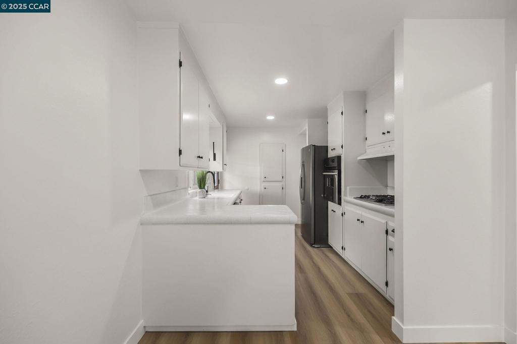 DANAESATES - Residential Lease