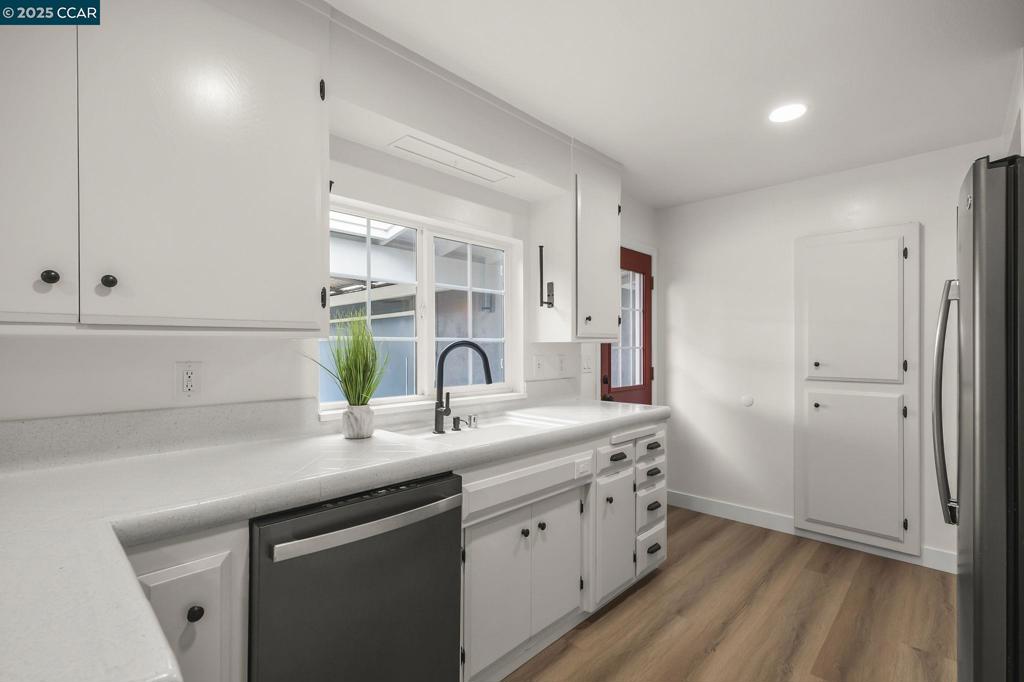 DANAESATES - Residential Lease