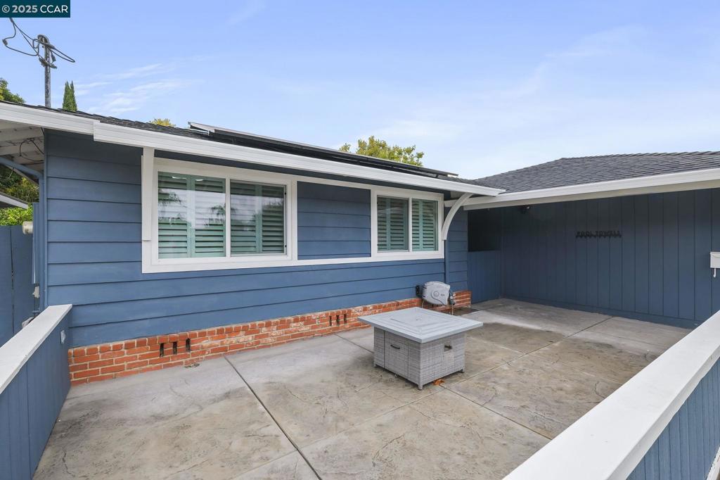 DANAESATES - Residential Lease