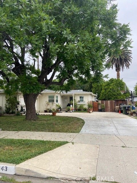 20243 Bassett Street Winnetka CA 91306