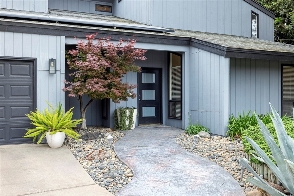 6638 N Marty