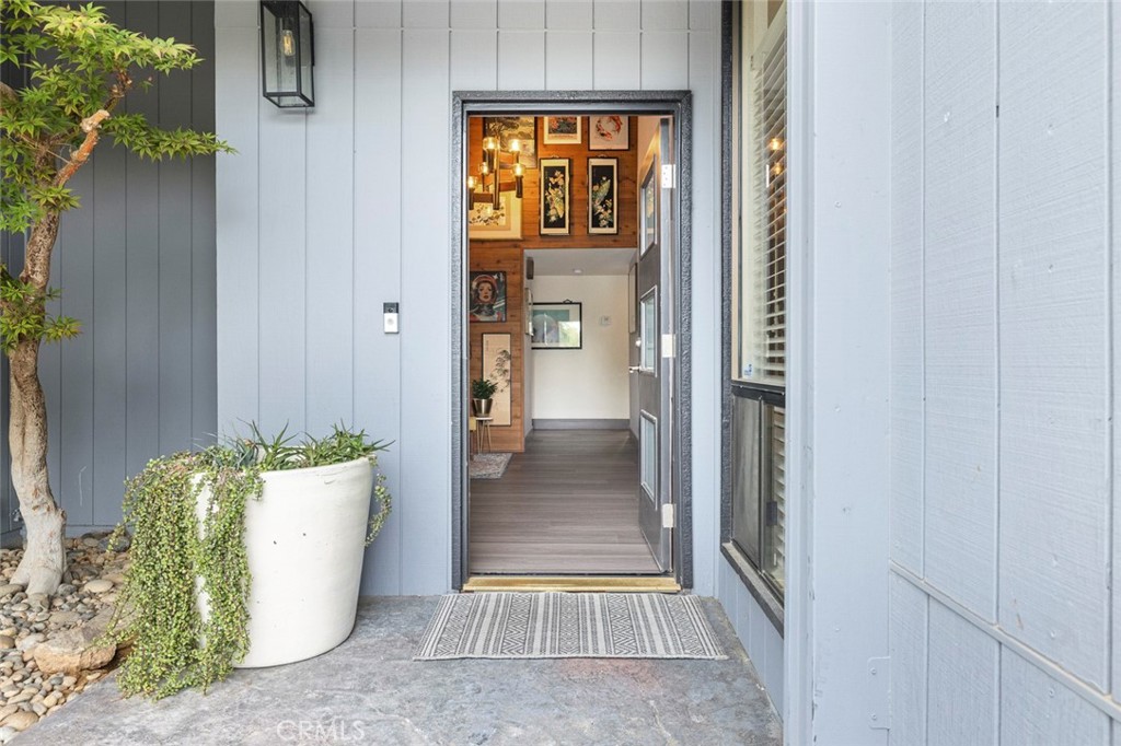 6638 N Marty