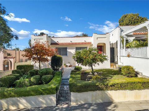 Photo of 727 Robinson, Los Angeles, CA 90026 (MLS # SR26034156)