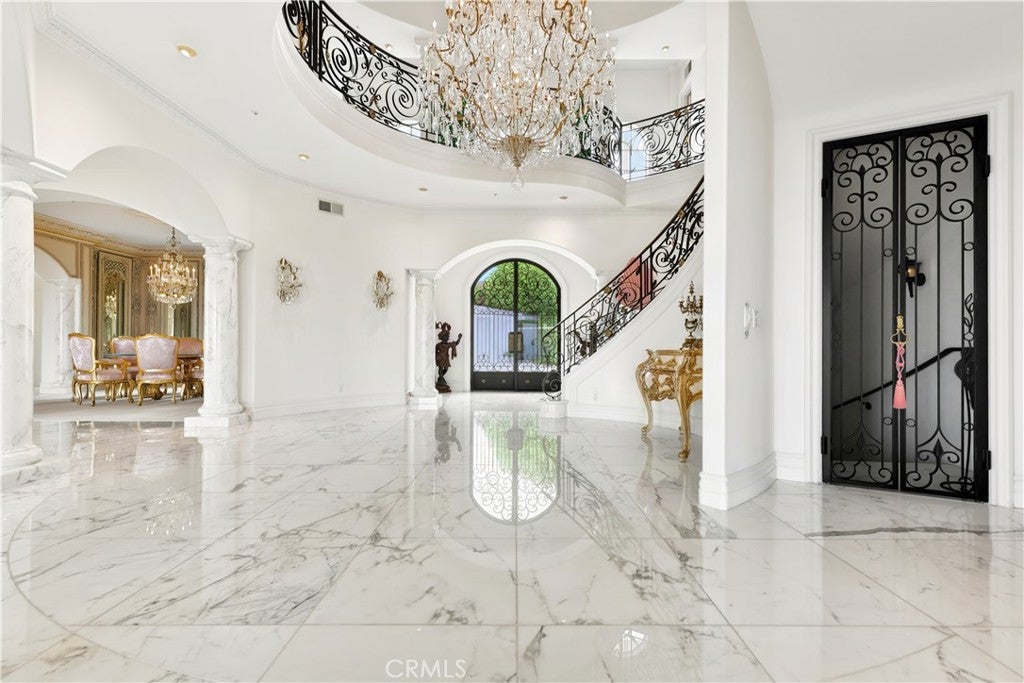 23484 PARK COLOMBO