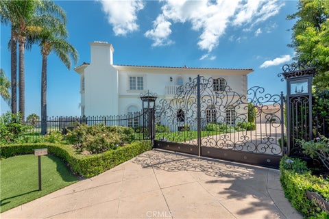 Photo of 23484 PARK COLOMBO, Calabasas, CA 91302 (MLS # SR26199563)