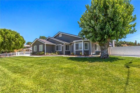 Photo of 31607 Florida Street, Redlands, CA 92373 (MLS # IG25165500) Photo of 31607 Florida Street, Redlands, CA 92373 (MLS # IG25165500)