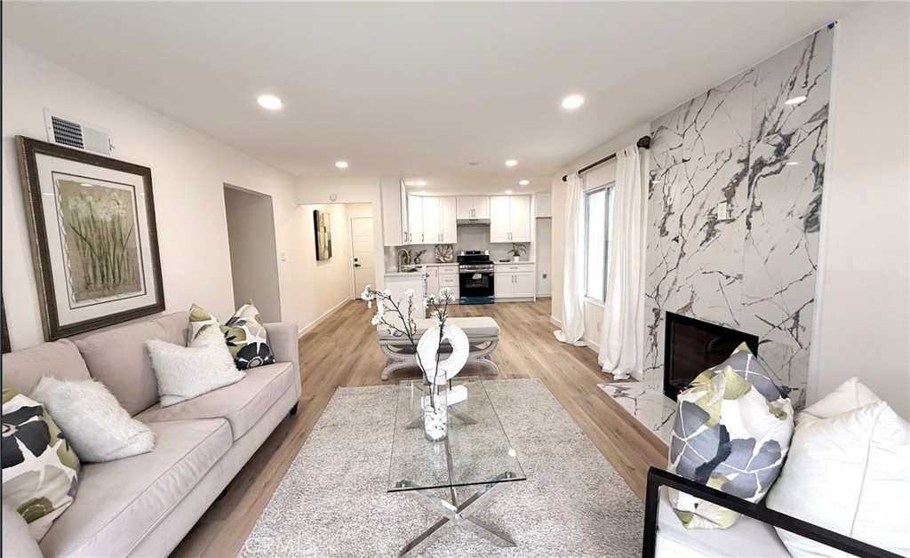 962 E Citrus Edge Street