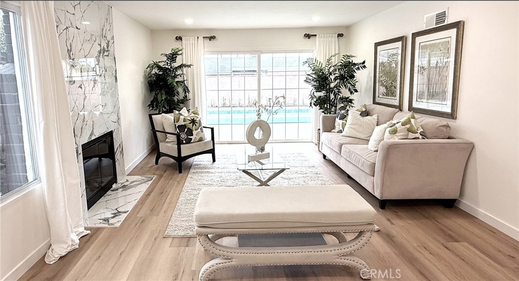 962 E Citrus Edge Street