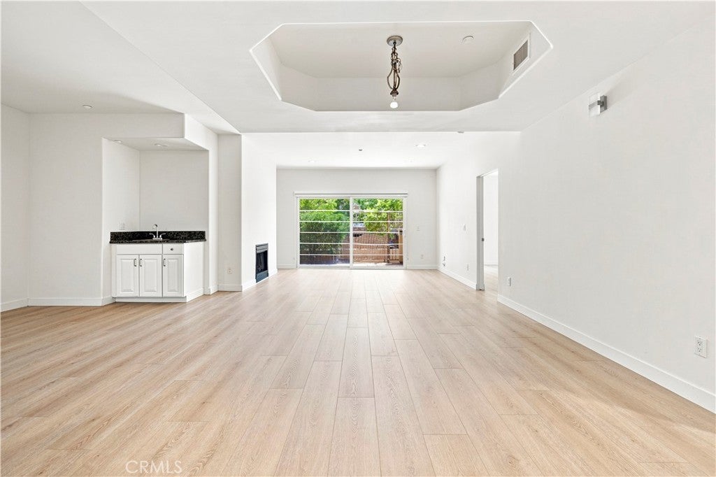 Photo of 8555 Cashio St APT 101, Los Angeles, CA 90035 ST, Los Angeles, CA 90035 (MLS # WS26182448)