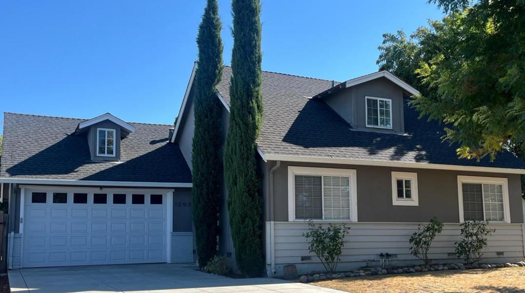 Welcome to this charming 4-bedroom, 2-bathroom home offering 1,449 Sq. Ft. of comfortable living space, ideally located on the border of Willow Glen and Cambrian. Fix it the way you like it and make it your own. Enjoy being just a short distance from Kirk Park and Zanottos Market, with quick and easy access to Highways 280, 17, and 85 for a smooth daily commute.