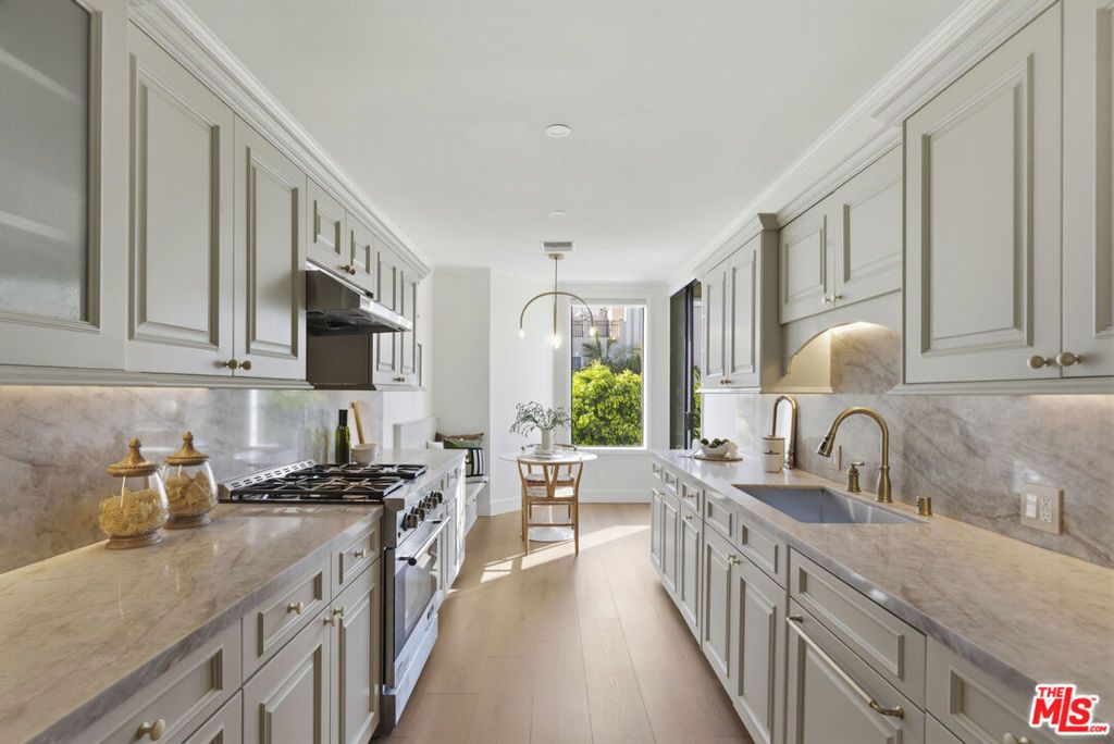 Photo of 11808 Dorothy Street #206, Los Angeles, CA 90049 (MLS # 26825243)
