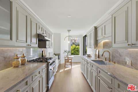 Photo of 11808 Dorothy Street #206, Los Angeles, CA 90049 (MLS # 26825243)