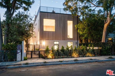 611 Broadway Street Venice CA 90291