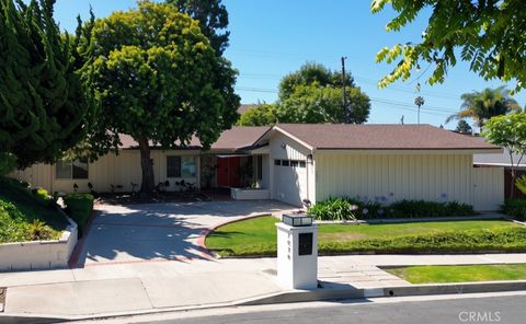 Photo of 7036 Hedgewood DR, Rancho Palos Verdes, CA 90275 (MLS # SB26157252)