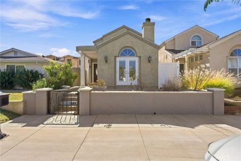 Photo of 1209 Huntington Street, Huntington Beach, CA 92648 (MLS # OC26192893)