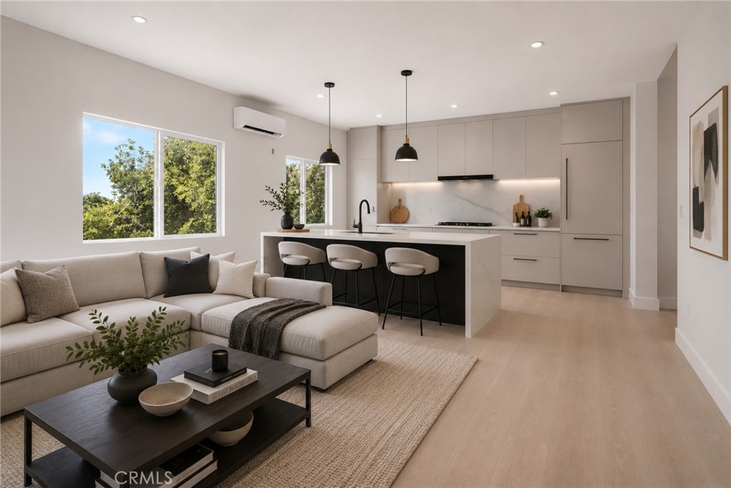 253 S Carondelet