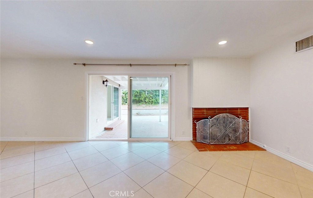 12131 Sungrove St