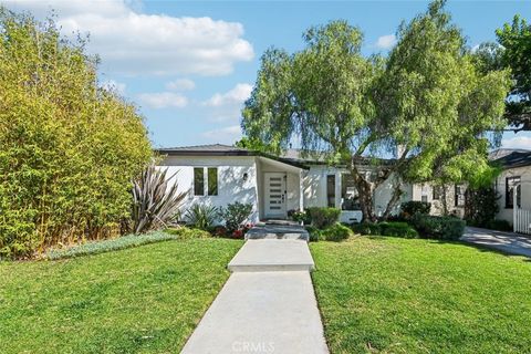 8454 Naylor Avenue Los Angeles CA 90045