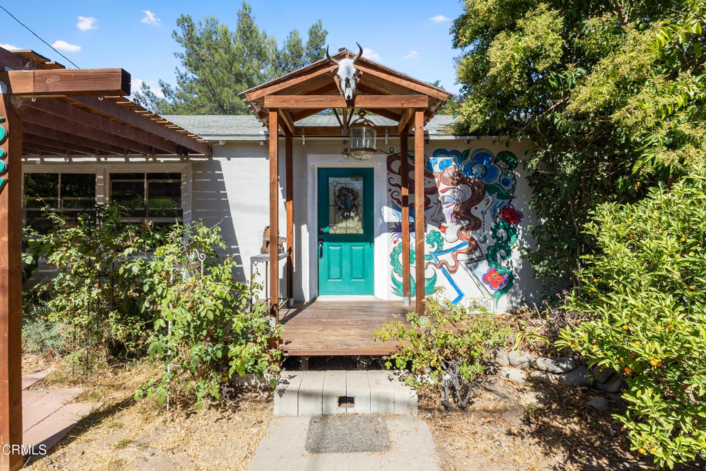 587 Vine Street