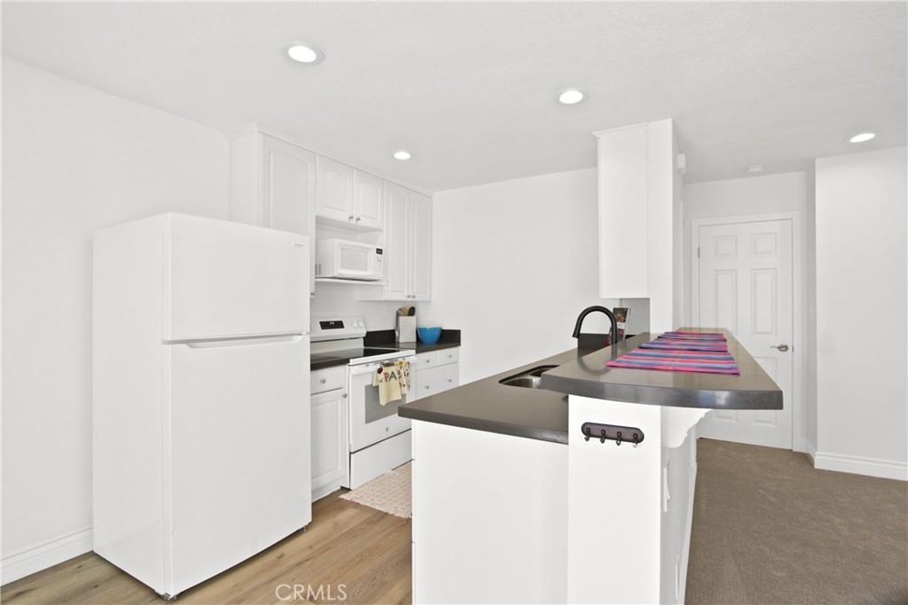 711 Pacific Coast 426