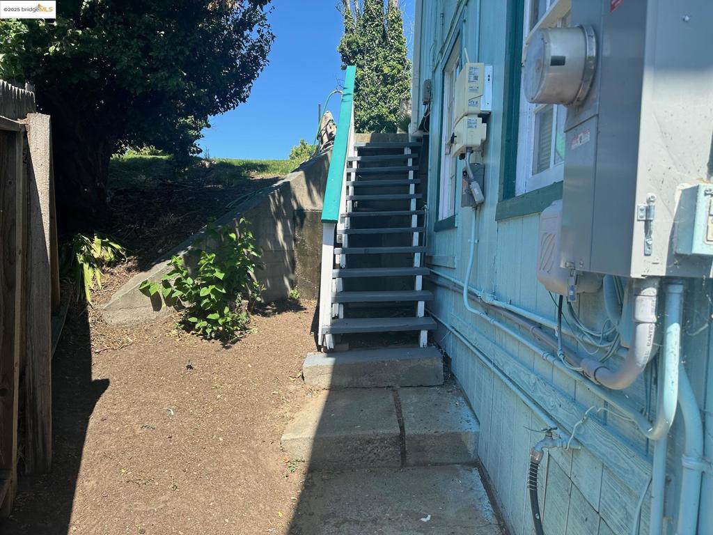 BETHEL ISLAND - Residential