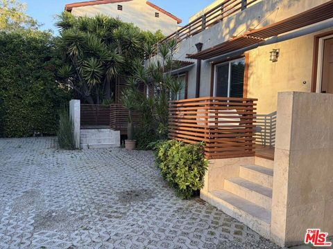 Photo of 832 N Las Palmas Avenue, Los Angeles, CA 90038 (MLS # 26651157)