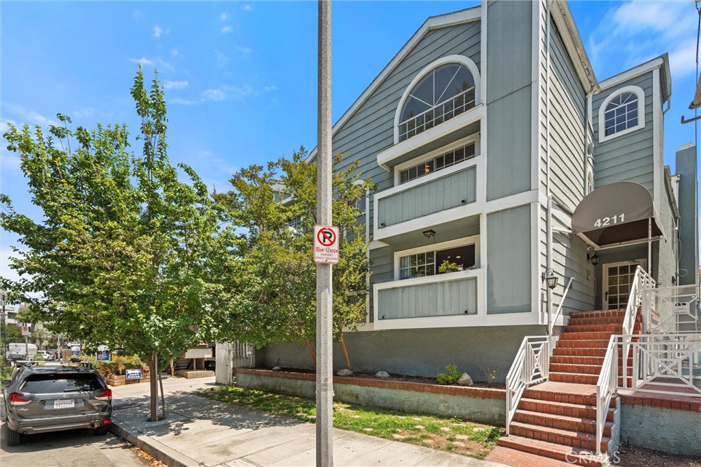 4211 Arch Drive 201