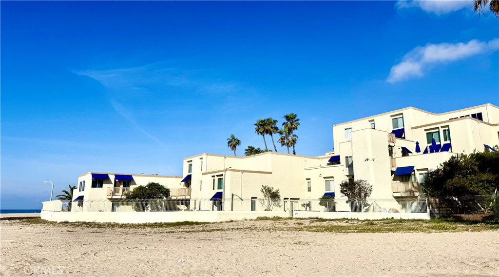 711 Pacific Coast Highway 324