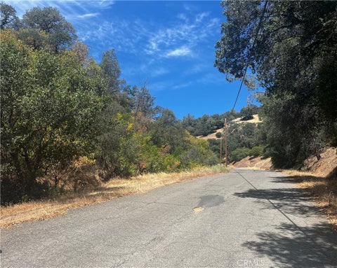 Photo of 12225 Mount View Drive, Clearlake Oaks, CA 95423 (MLS # LC26144202)