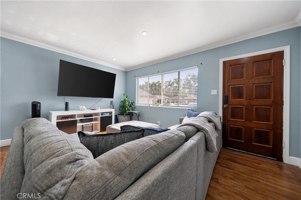 1223 W 187th Place