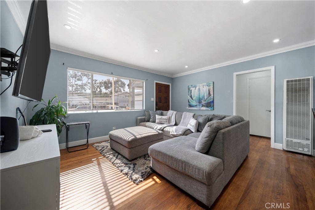 1223 W 187th Place